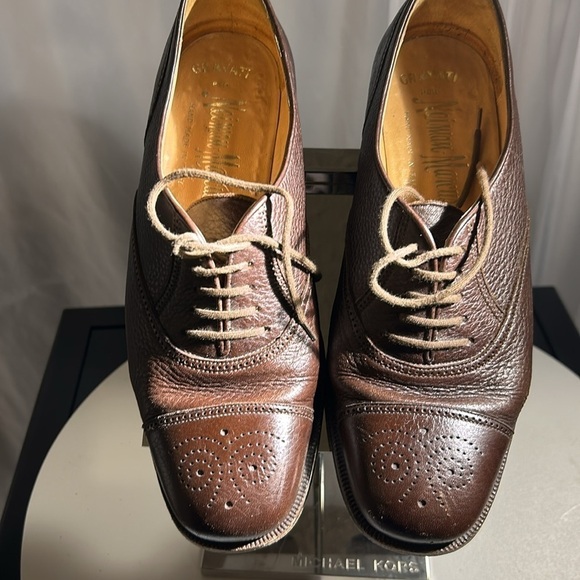Neiman Marcus Women's Brown Leather Gravati Cap Toe Shoes (84% OFF)! - Picture 3 of 8